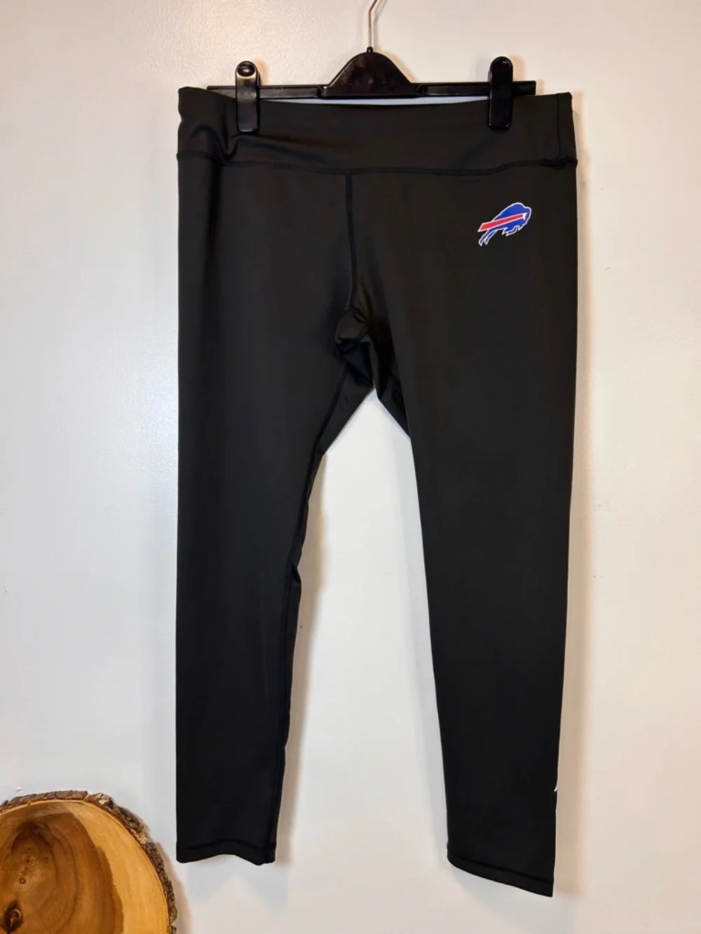 NFL Team Apparel Buffalo Bills Black Leggings with Blue & Red Logo Women’s 2XL - Picture 2 of 7